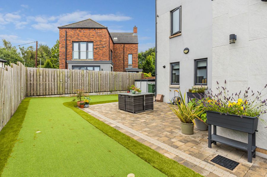 3 Charlottes Court
