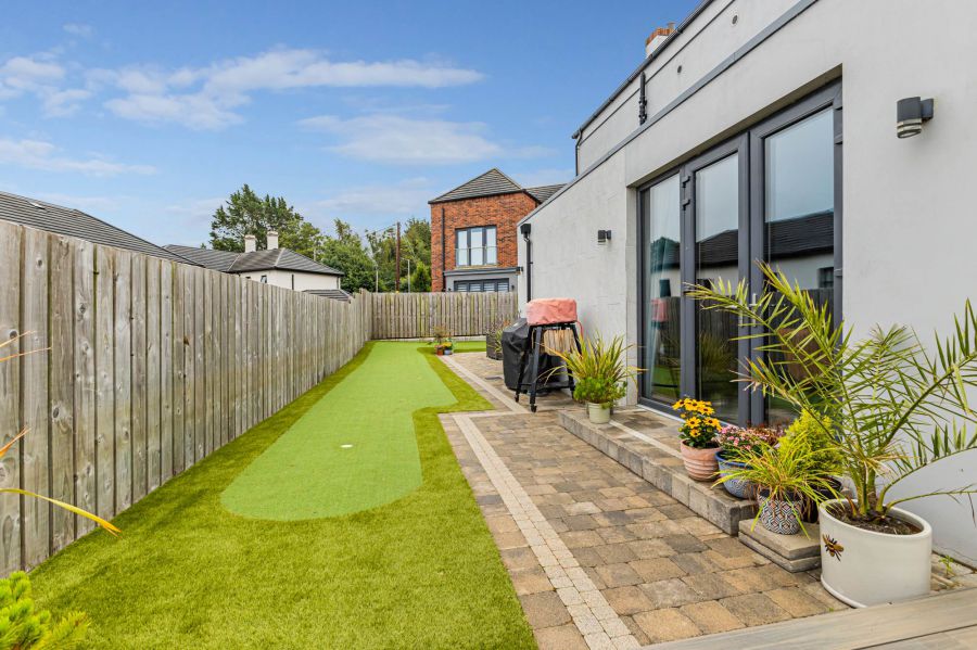 3 Charlottes Court
