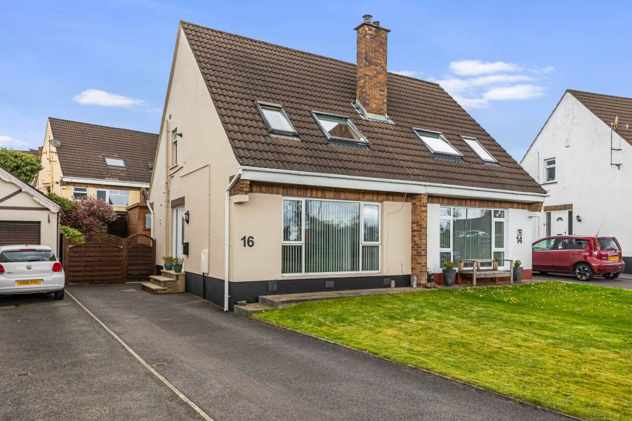 16 St Marks Wood, Lisburn City, BT28 3AQ