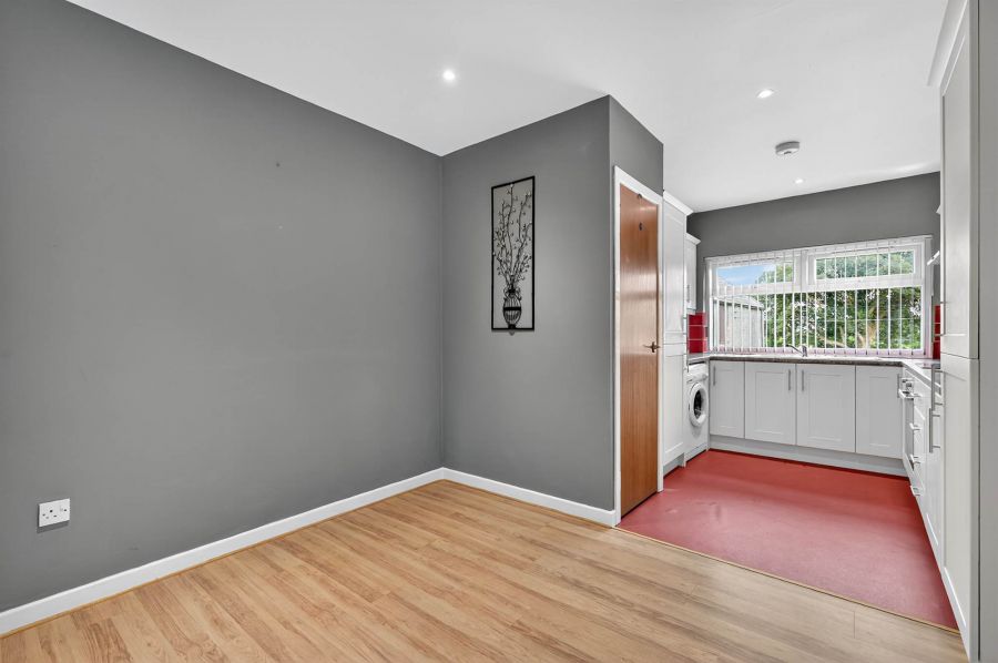 5 Howe Road