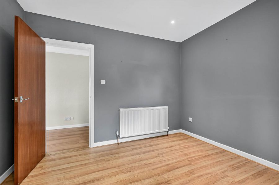 5 Howe Road