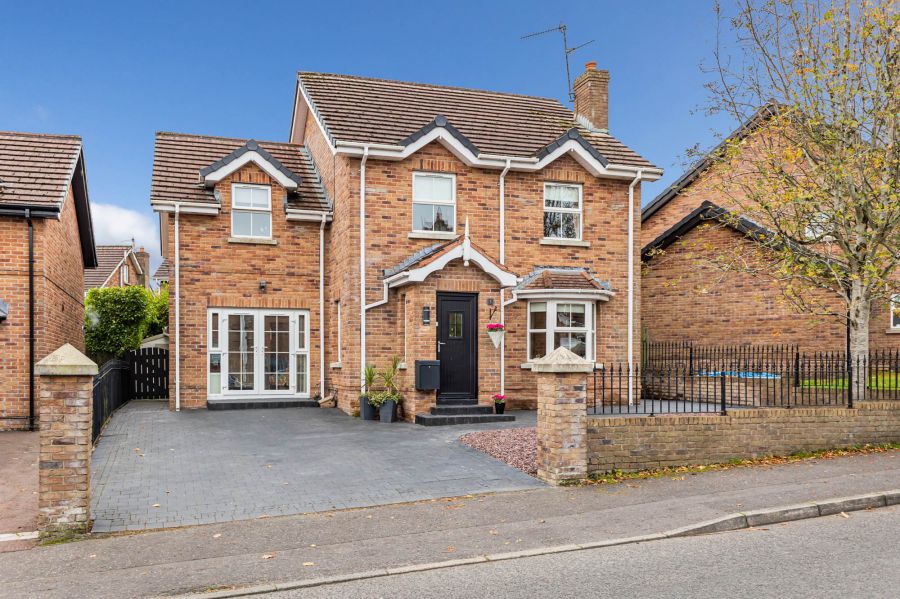 5 Mount Eagles Avenue
