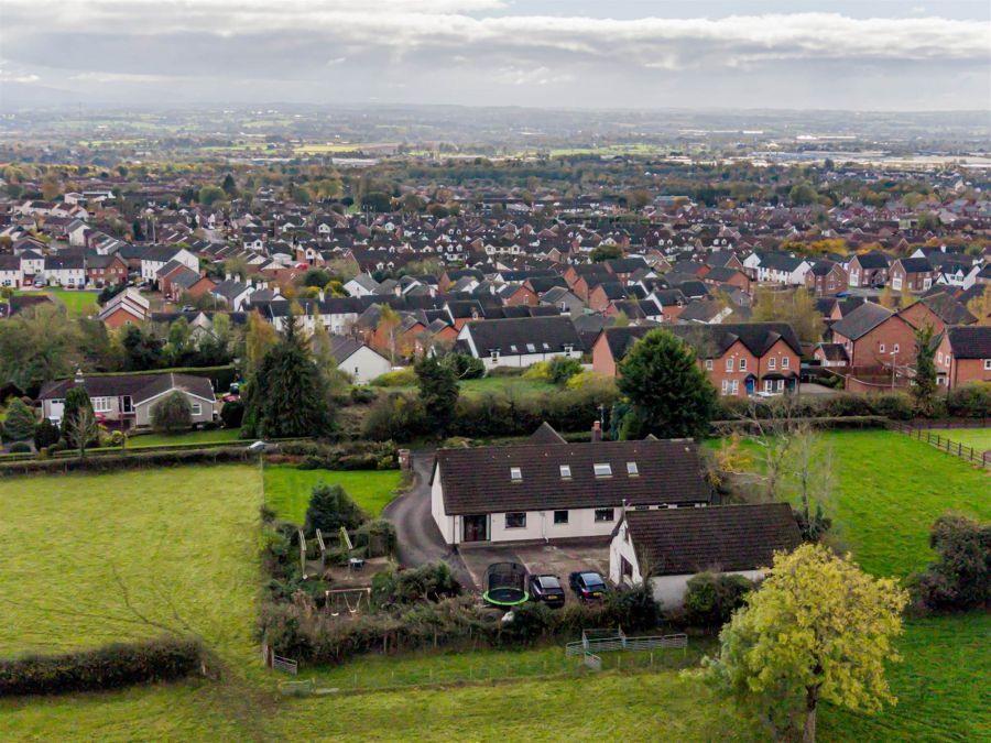 Holly Lodge, 26 Beanstown Road