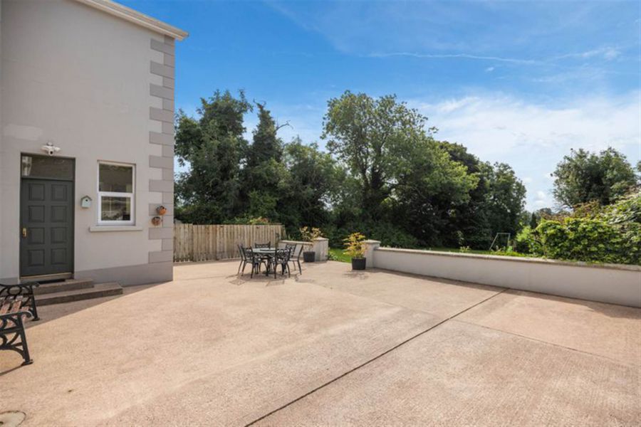 Milebush House, 92 Milebush Road