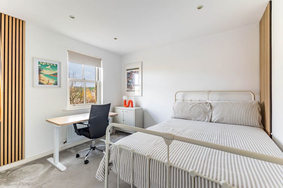 10 Ballantine Gardens