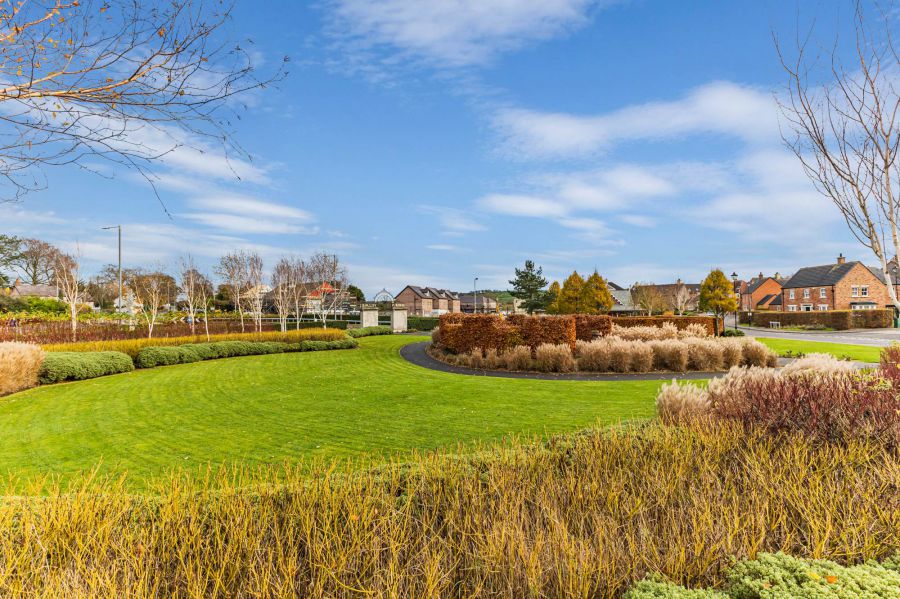 10 Ballantine Gardens