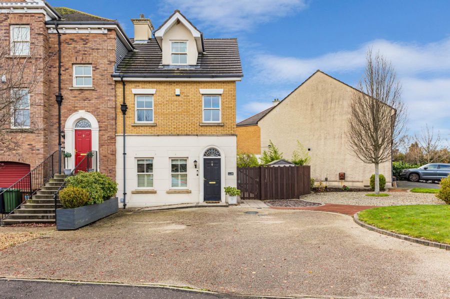 10 Ballantine Gardens