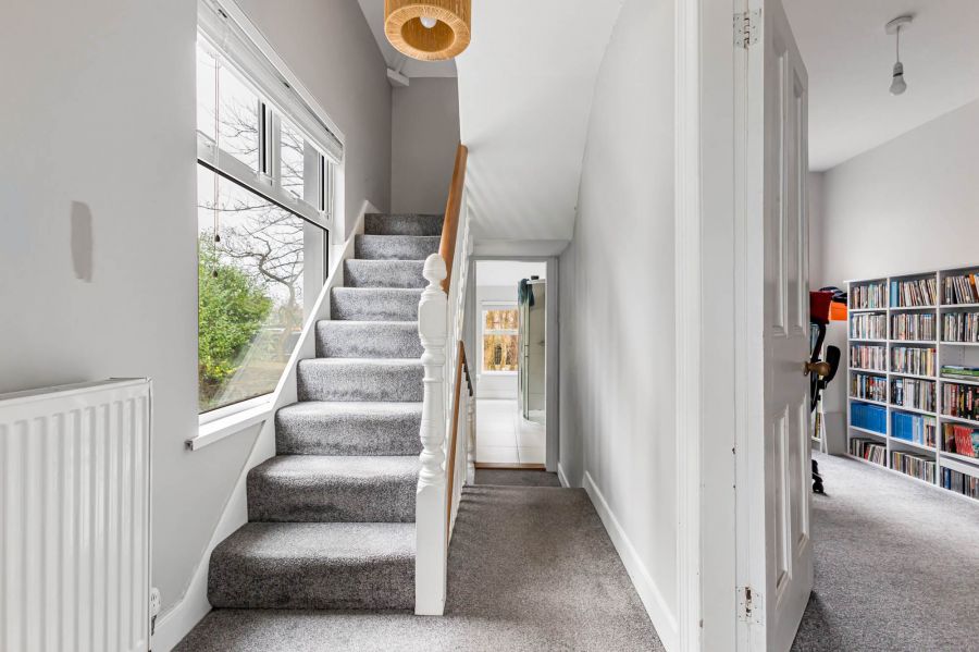 8 Minnowburn Terrace