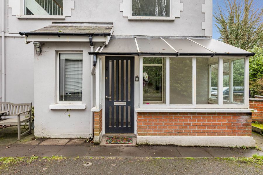 8 Minnowburn Terrace