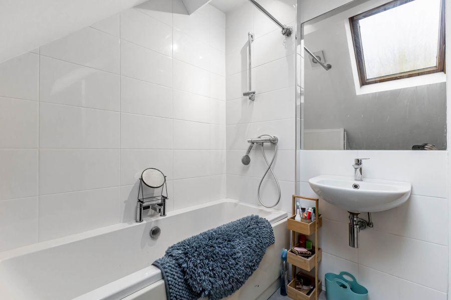 8 Minnowburn Terrace