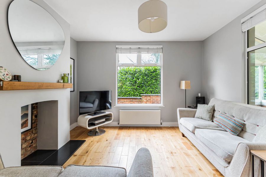 8 Minnowburn Terrace