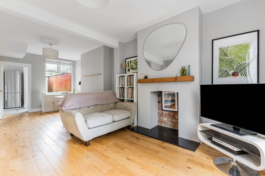 8 Minnowburn Terrace