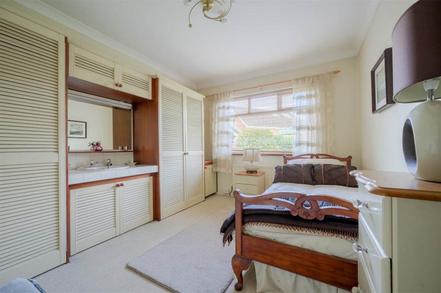 2 Knockbracken Crescent