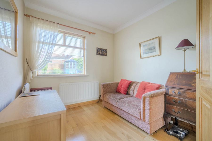 2 Knockbracken Crescent