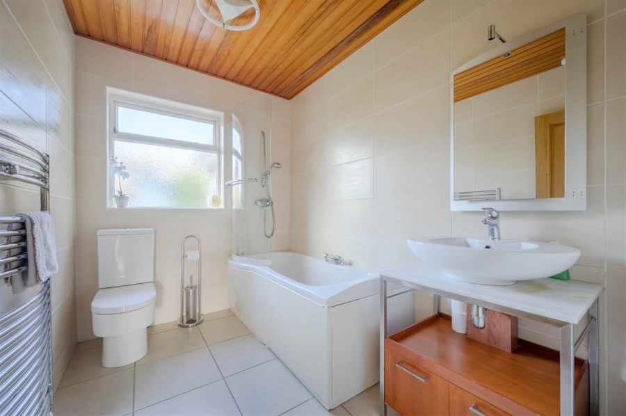 2 Knockbracken Crescent