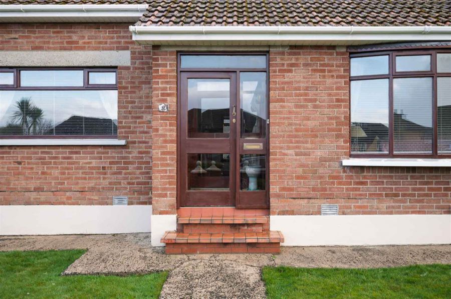 2 Knockbracken Crescent