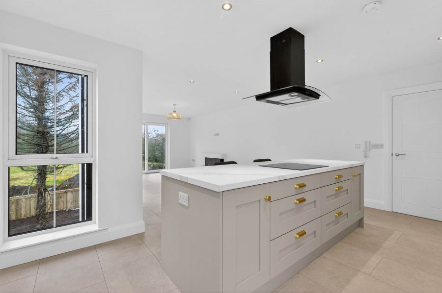 Apt 9  Hillsborough Road Apartments