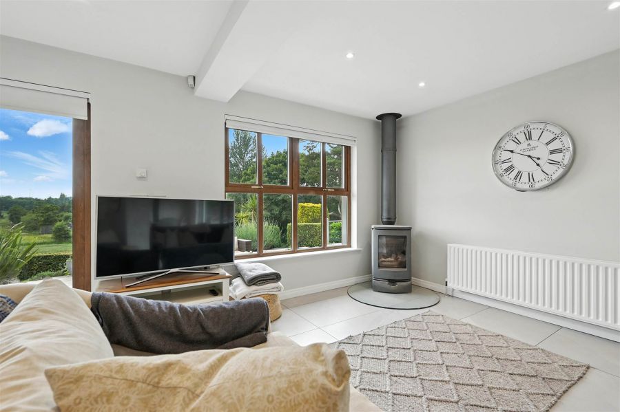 Canal View, 1A Nevins Row