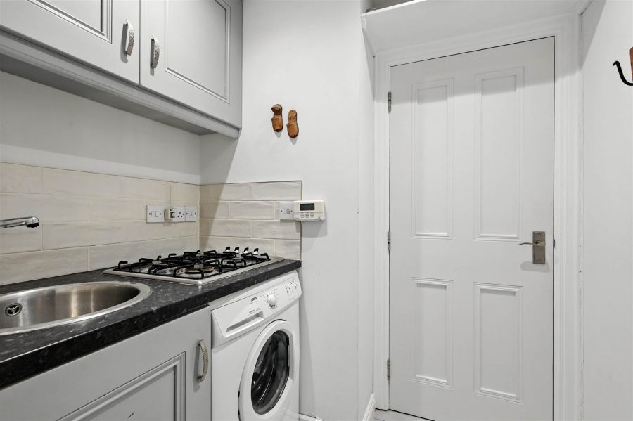 Canal View, 1A Nevins Row