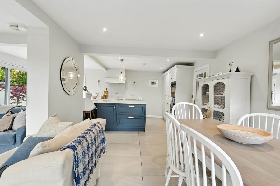 Canal View, 1A Nevins Row