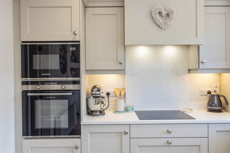 16 Governors Gate Demesne