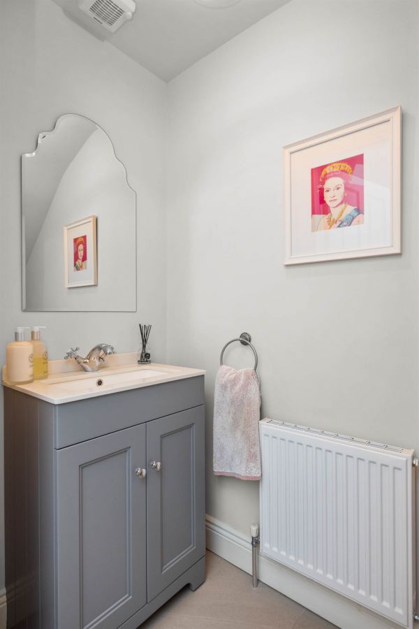 16 Governors Gate Demesne