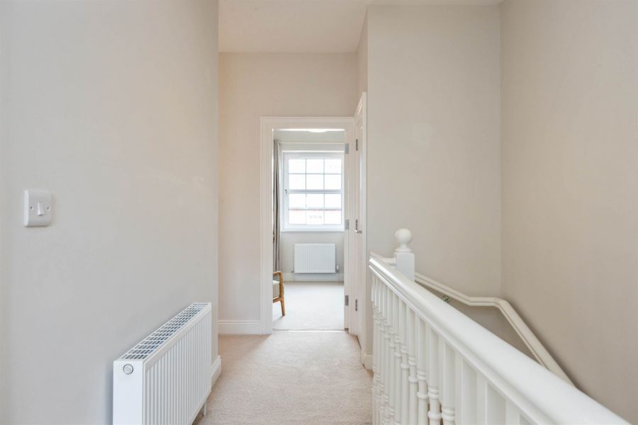 16 Governors Gate Demesne