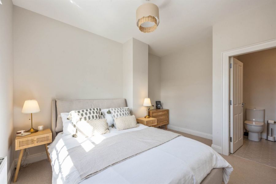 16 Governors Gate Demesne