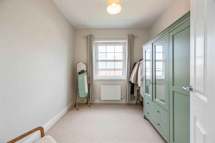 16 Governors Gate Demesne