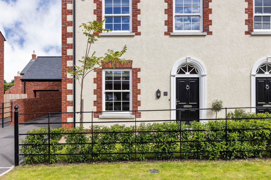 16 Governors Gate Demesne