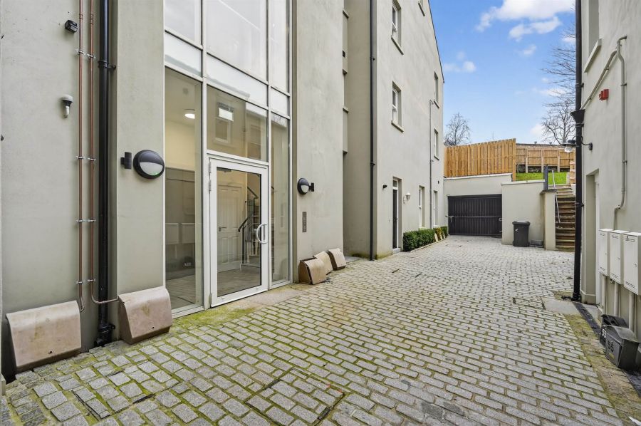 Apt 4 51-53Bridge Street