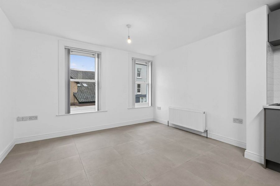 Apt 4 51-53Bridge Street