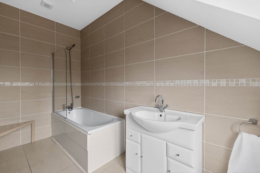 37 Lady Wallace Road