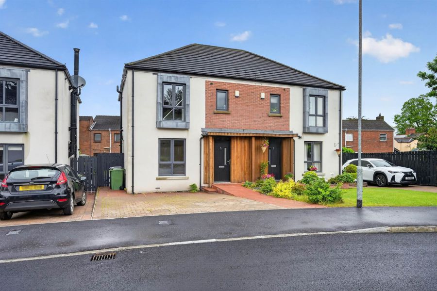 5 Quay Meadows, Lisburn City, BT27 5FL