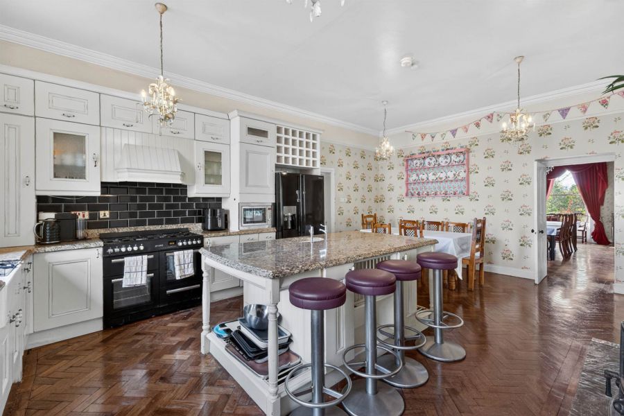 Annsborough House, 102 Mill Hill