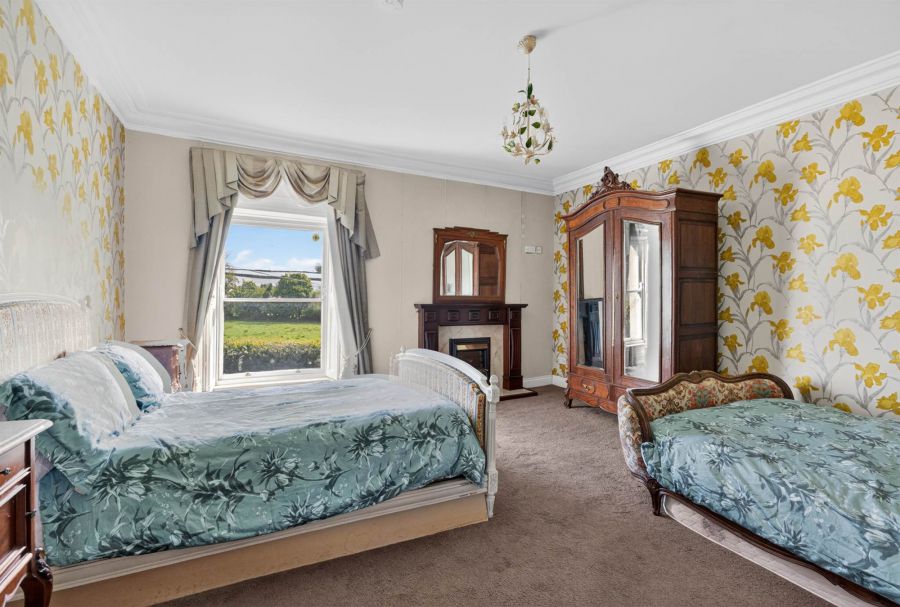 Annsborough House, 102 Mill Hill