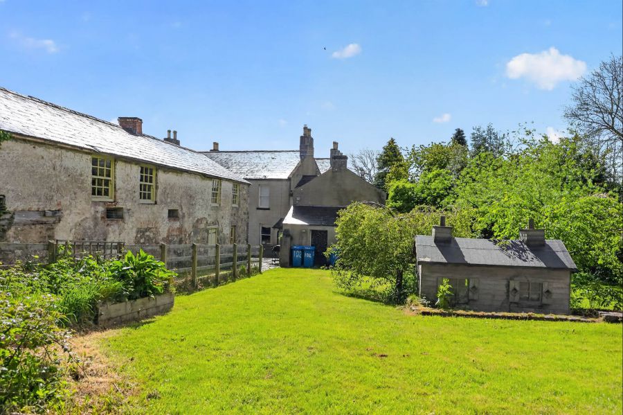 Annsborough House, 102 Mill Hill