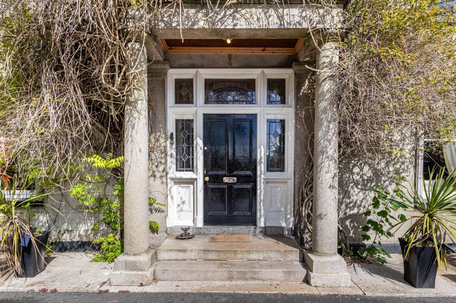 Annsborough House, 102 Mill Hill