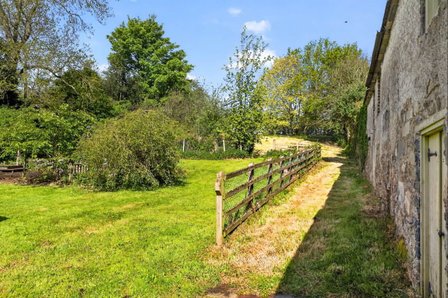 Annsborough House, 102 Mill Hill