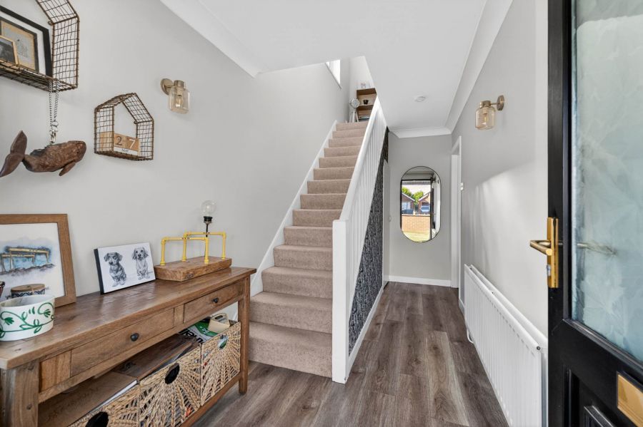 17 Cloverhill Avenue