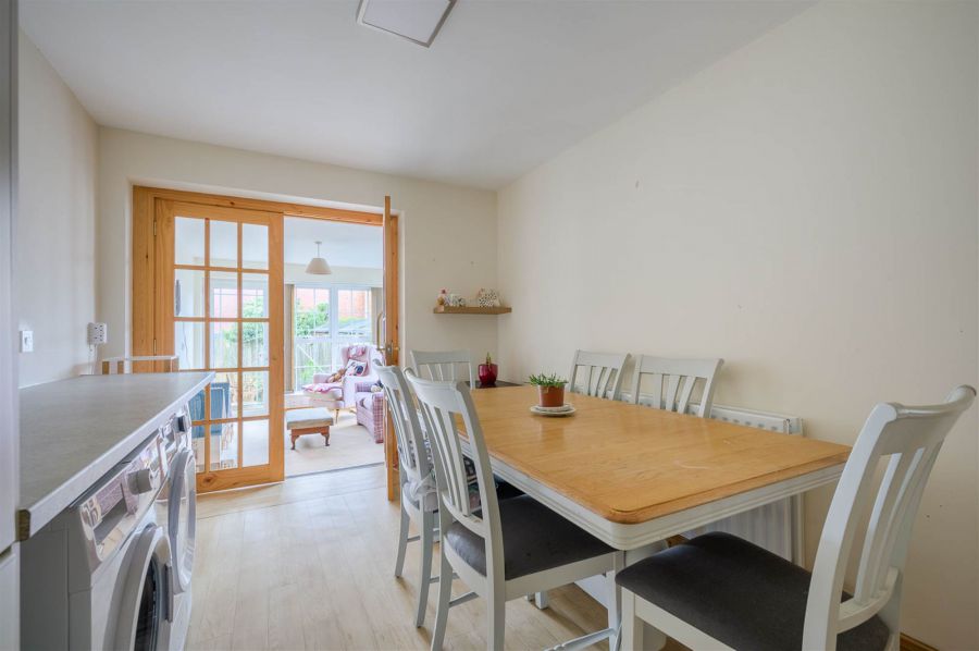 Apt 2 The Manor House, 14 Berkeley Hall Court