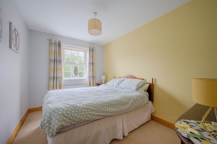 Apt 2 The Manor House, 14 Berkeley Hall Court