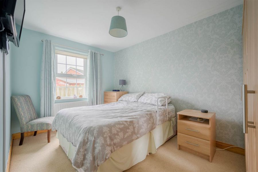 Apt 2 The Manor House, 14 Berkeley Hall Court