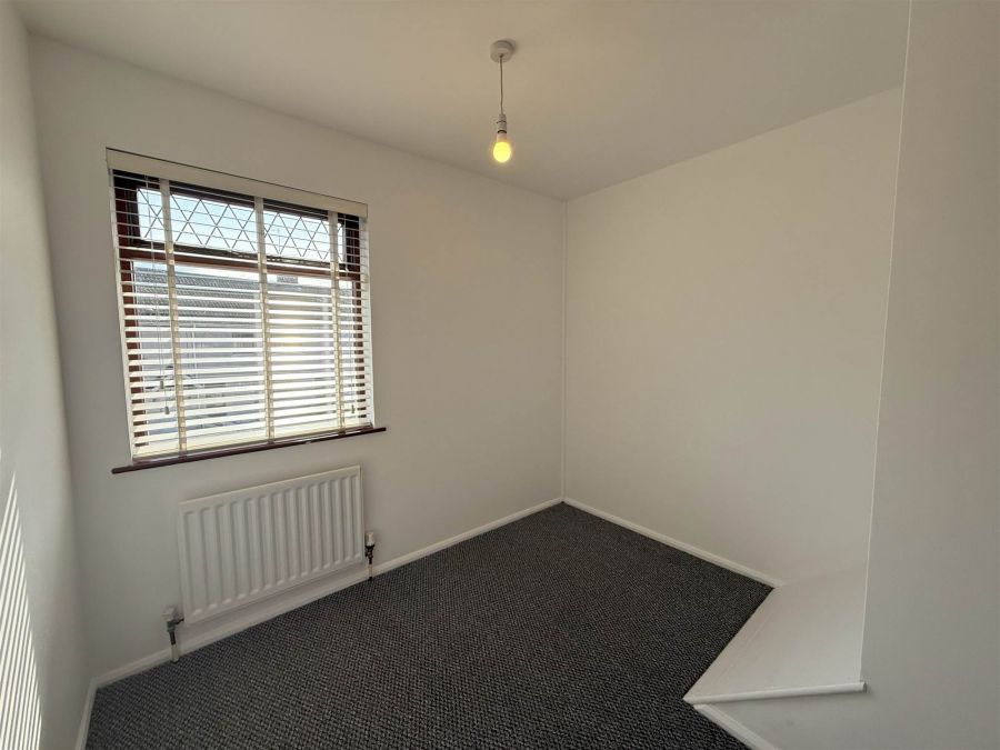 14 Hillview Gardens