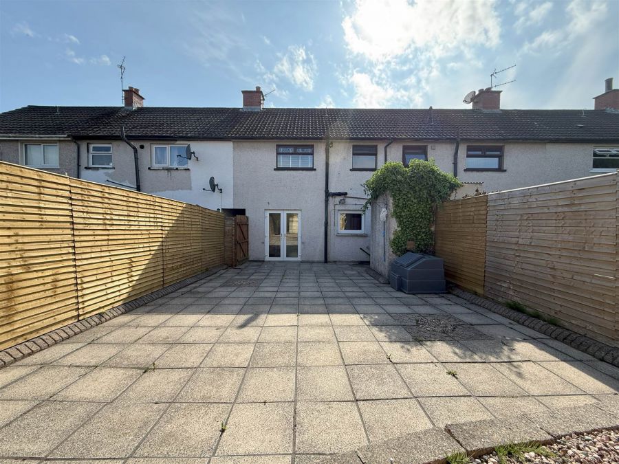 14 Hillview Gardens