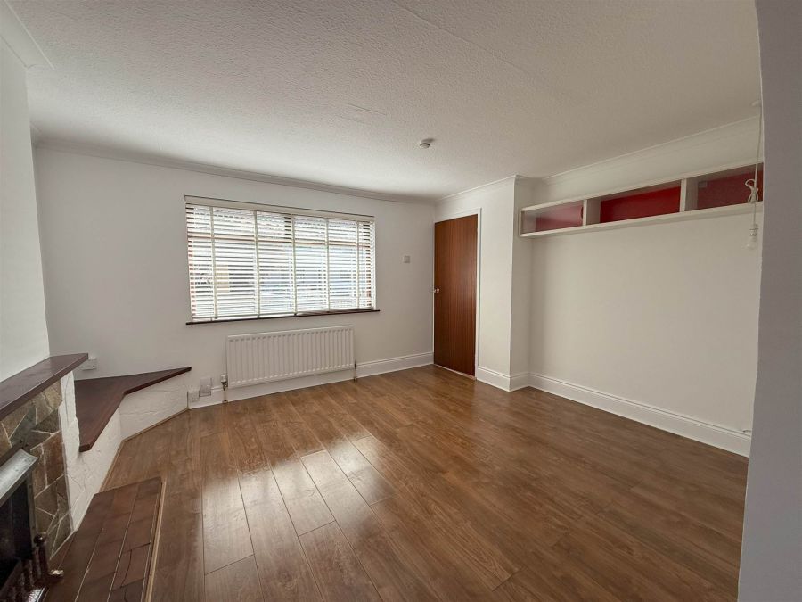 14 Hillview Gardens