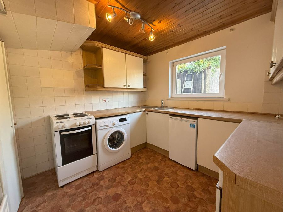 14 Hillview Gardens
