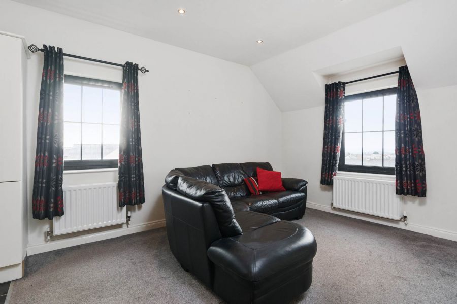 9 Lady Wallace Crescent