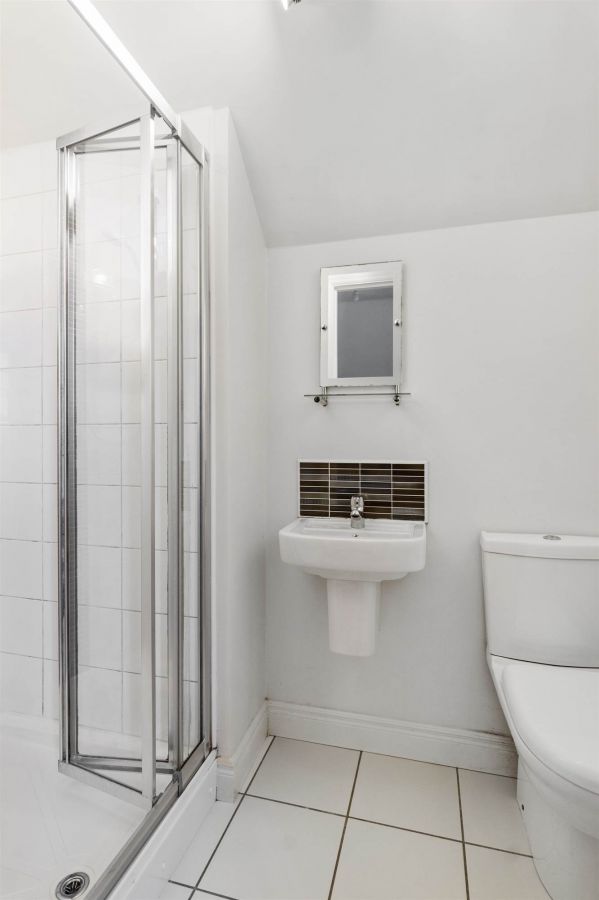 9 Lady Wallace Crescent