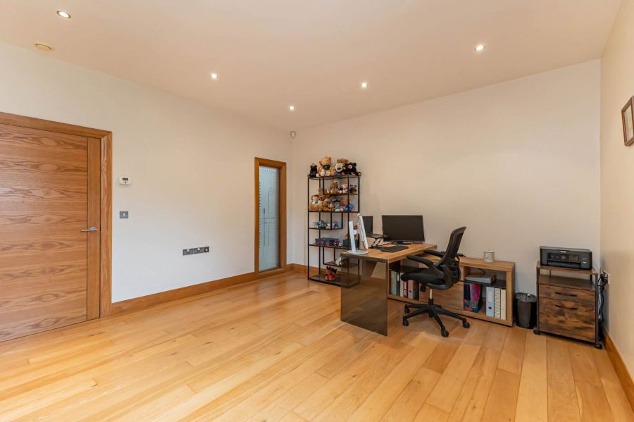 11 Drumneath Road